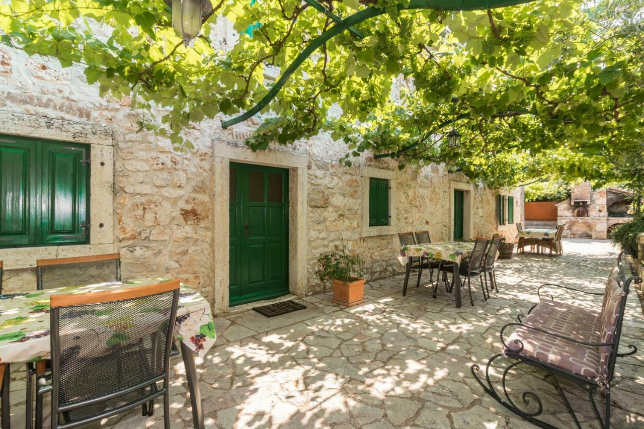 Country House Apartments Pula Exterior photo