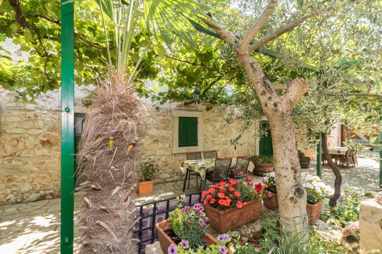 Country House Apartments Pula Exterior photo